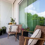 Tempus Te Aparts With Balcony Apartment *