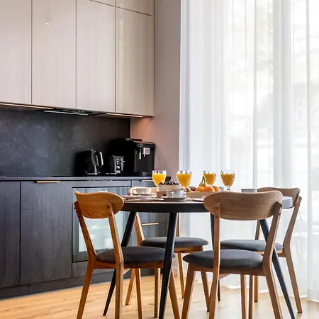 Tempus Te Aparts With Balcony 아파트